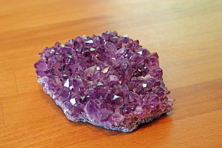 amethyst, crystal, gemstone-2054918.jpg